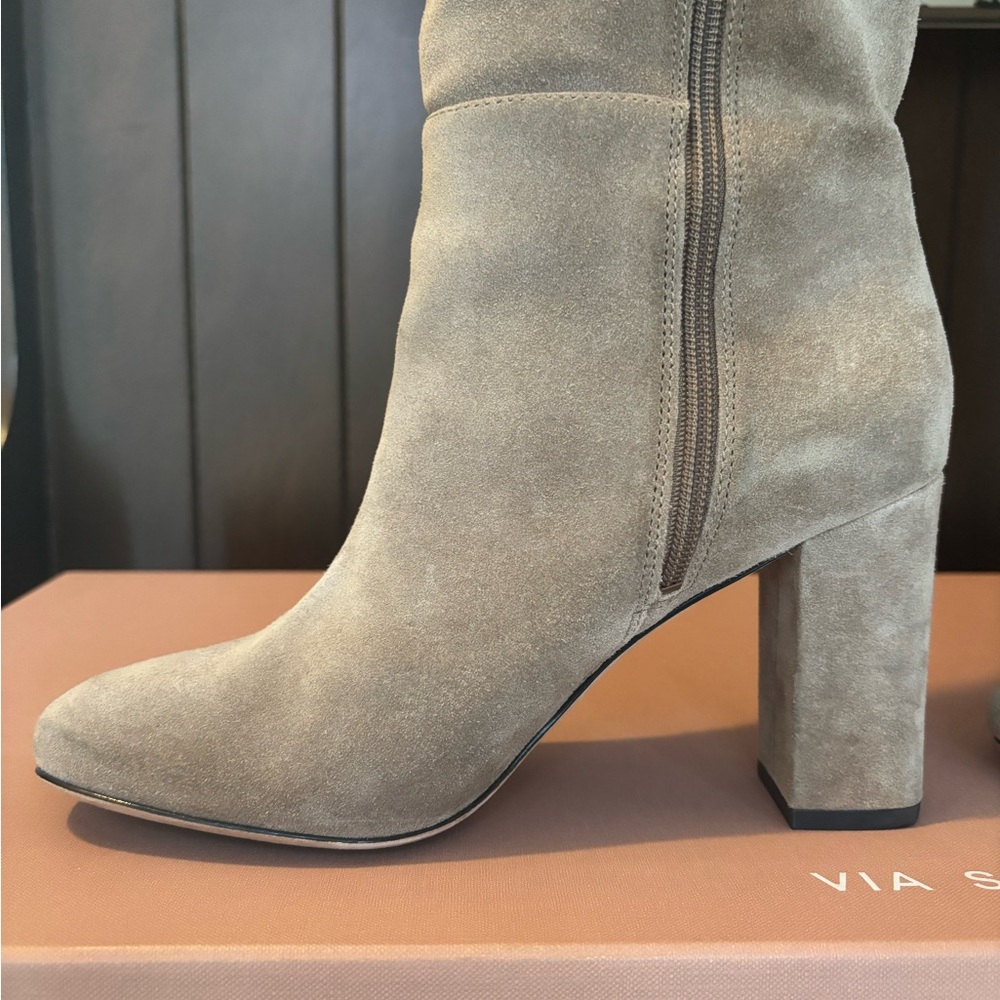 Elegant Suede Knee-High Women's Boots